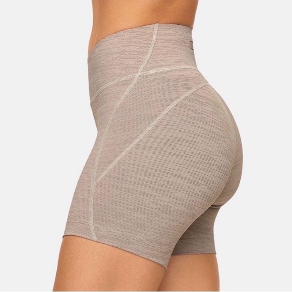 Outdoor Voices TechSweat Biker Shorts Heathered Oatmeal 5"